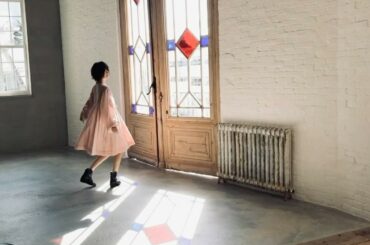 撮影風景

飛んだり回ったり〜
ワンピースがふわっとするのが可愛いのです

初リール緊張。笑

#初リール　#あってるか何度も確認　#笑　#ray #12月号　...