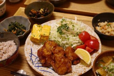 土曜日の夜ごはん
・
休みたいはずの土日、子供を連れ出してあげようと外に行くことが多い。
夕方まで遊んで外食したい気持ちもありつつ、みんな疲れてるだろうとおうち...