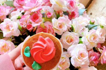 ディズニーのバラカップケーキ﻿
﻿
#美女と野獣 です﻿
﻿
﻿
いつか #ラタベルヌドガストン って
新しいガストンのレストランも行きたいな...