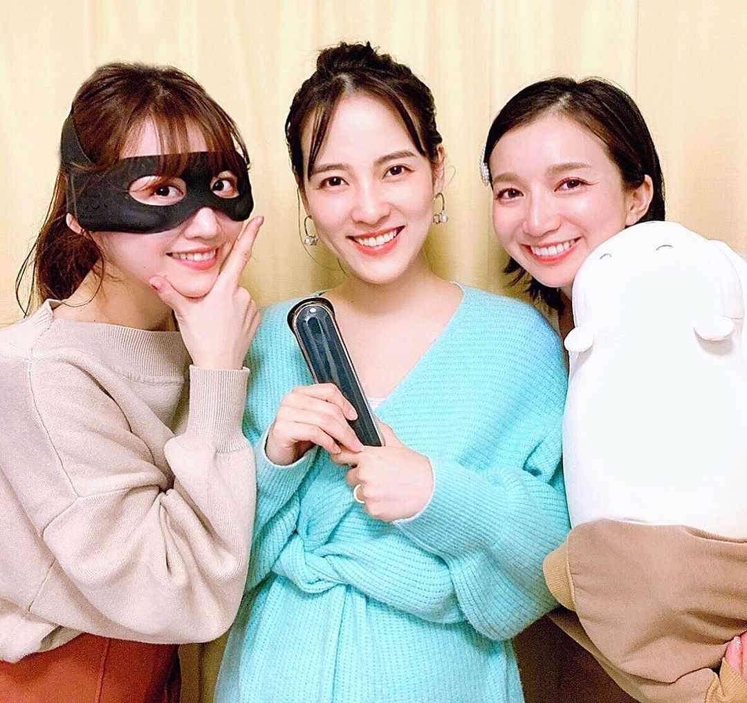 浦野一美 奈津子さんのお宅でお鍋 せりちゃんと3人︎ またすぐに会えるといいけど、 今日の感染者数が気になるな