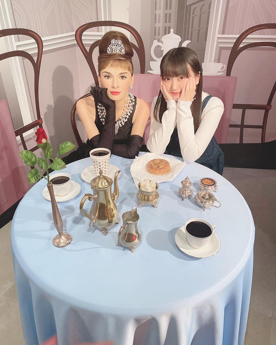 稲垣香織 今日は オードリーヘップバーンさんとティファニーで朝食を食べてきました 美味しかったです というのは嘘で マダムタッソー東 Moe Zine