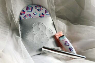 冬のコスメたち
.
.
KOBAKO
.
スモールグッドセット
.
現場でセルフメイクすることも多いので、機能的で可愛くてコンパクトってのはありが...