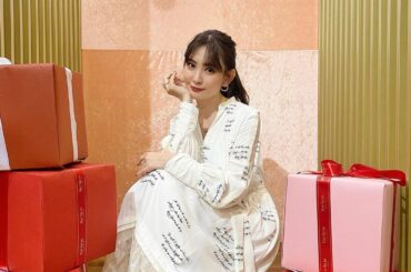 𝐻𝑒𝑟𝑙𝑖𝑝𝑡𝑜 𝐻𝑜𝑙𝑖𝑑𝑎𝑦 𝐶𝑜𝑙𝑙𝑒𝑐𝑡𝑖𝑜𝑛

2020年も変わらず、大好きな季節、ホリデーシーズンのキラキラ感やワクワクする気持ちをHerli...