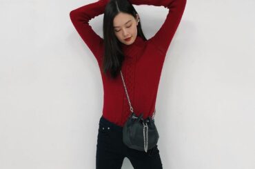 .
赤ニットはママが私と同い年くらいの時に着てた物
昔流行ってたような物がまた流行って
受け継がれるの良いね...