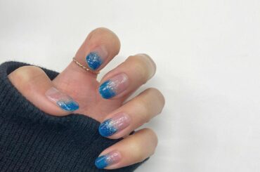 衣装の担当カラーがブルーなので
メイクさんがグラデーションの
ブルーネイル塗ってくれた

可愛い︎

今日で折り返し、あともう少し。
最後まで楽しみます︎
#セ...