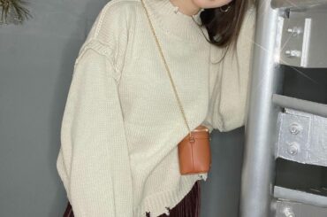 ずるゆる #ゆいしふく ﻿
﻿
ルーズニットにモカピンクのベロアパンツ﻿
ブラウンリップでしっとりあったかみ﻿
肌でる面積ないときは #でこゆい にして抜けつく...