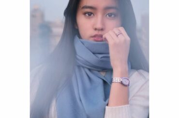 ロロ・ピアーナのイニシャル入りのスカーフ カラ－バリエーションも豊富で悩んだ中からエレガントなブルーを選びました。すごく柔らかく、すごく軽くて、極上の着心地のス...