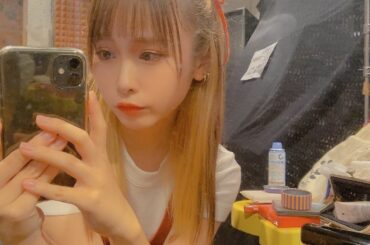 鏡越しで撮ったものの
鏡汚いなあ
ベルベットリボン買ったからつけてみた
またリボンブームきそう...