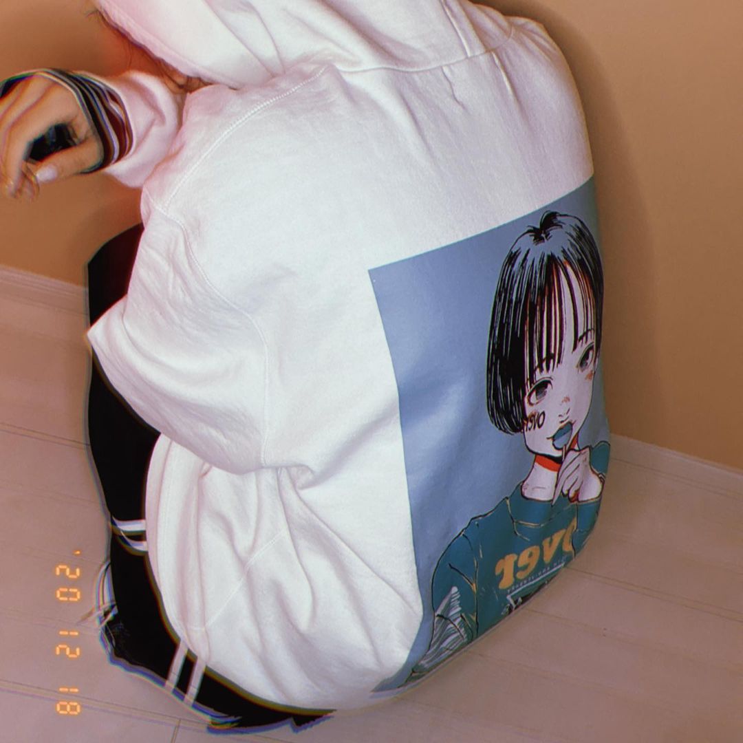 大家志津香 私の好きなoverprintとakbのコラボ パーカーとスニーカー かわいすぎる パーカーは Akb48 Overprint 古塔つ Moe Zine