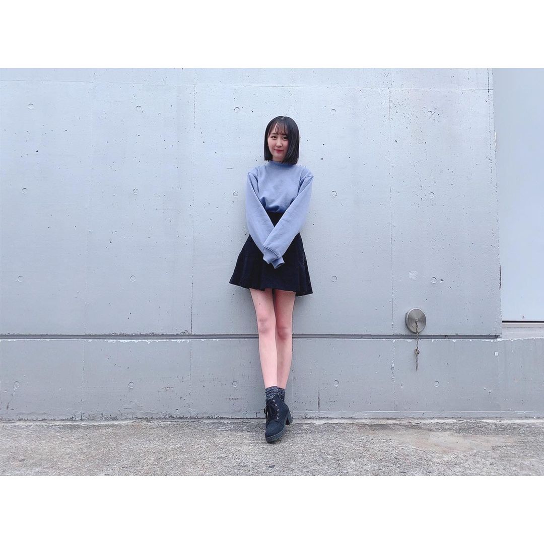 山邊歩夢 今日のコーデ あゆーで 私服コーデ 今日のコーデ トレーナー 水色 Gu スカート 黒 Ankrouge ショート Moe Zine