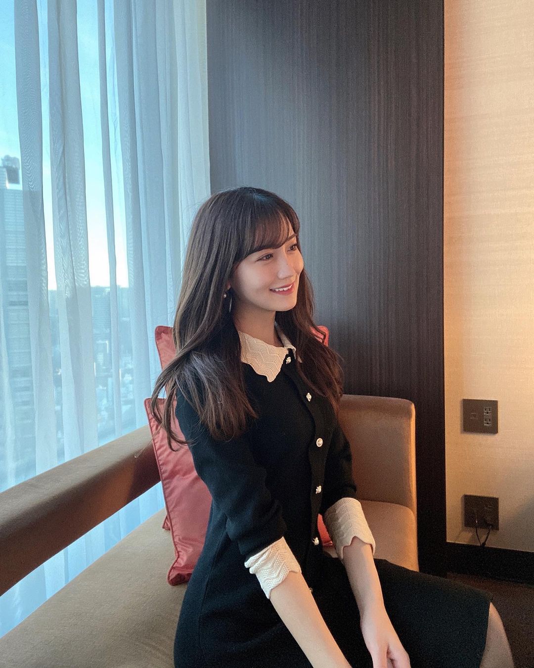 小嶋真子 この間姉と少し贅沢をした日 可愛いワンピースは周りの人から驚く程に好評で こんな風な少しクラシカルな雰囲気も好き たまたま見つけた海外の通販サイトで購 Moe Zine