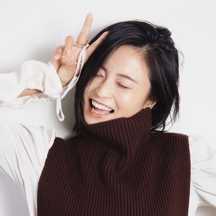 小島瑠璃子 27歳になりました 支えてくれてありがとう この更新率低いインスタを 見てくれてありがとう 小学校のときから変わらず 接してくれてありがとう Moe Zine