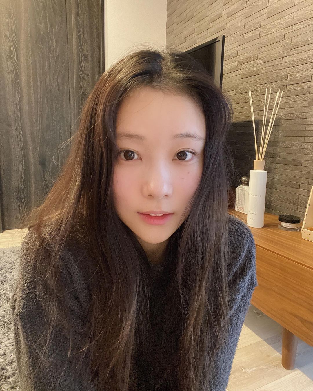 重盛さと美 おはよ メリークリスマス 今日は何にも予定ないので部屋の片付けをします そういえば 部屋の香りを2年ぶりに 新しいのに変えたよ うんっ良いっ L Moe Zine 重盛さと美 おはよ メリークリスマス 今日は何にも予定ないので部屋の片付けをします そういえば 部屋の香りを2年ぶりに 新しいのに変えたよ うんっ良いっ L Moe Zine