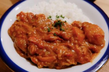 今日の　#ibukitchen　は
無水カレー。
野菜の持つ旨味ってすごいよなー。

ランニング前に仕込み。
野菜を入れたストウブを
コトコト弱火にかけ、...