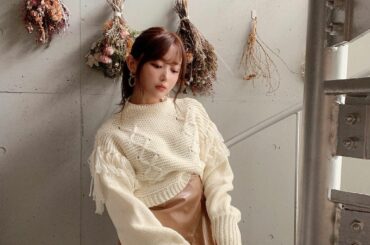 ミルクティー #ゆいしふく ﻿
全身 @crayme_official ♡﻿
﻿
この冬いちばん着てる白ニットは﻿
レースアップ × フリンジ × ショー...