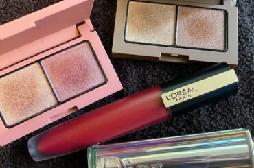 最近のピンクメイクは @ettusaisjp のアイシャドウを使ってましたそして色違いのアイシャドウも買っちゃっためちゃくちゃ使いやすいカラー

最近のリップは...