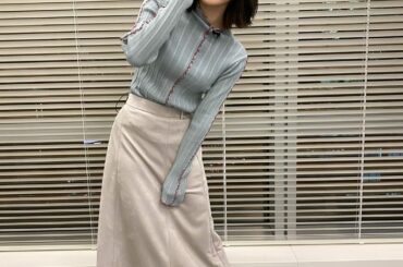 マイクのコードがぴろーんと
衣装は全身で見るとこんなかんじです。
このトップス着やすくて色も好きです！

@jeanasis_official 

#めちゃかわ...