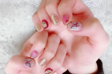 ネイルしてきた〜♡
蝶々可愛い
(手が子どもすぎて恥ずかしい)

#成人式ネイル 
#ジェルネイル 
#蝶々ネイル...