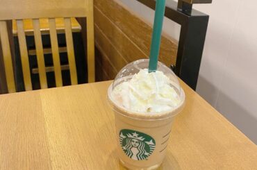 ‪‪︎‬

𝑠𝑡𝑎𝑟𝑏𝑢𝑐𝑘𝑠𓂃 𓈒𓏸

#アールグレイハニーホイップフラペチーノ 

.

年末にどうしても飲みたくって
スーパーの帰りに買いました...