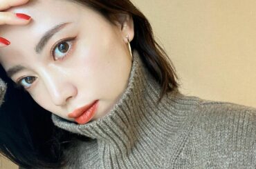 SUQQUから新しく発売されたアイシャドウ
シグニチャー カラー アイズ

以下抜粋↓
求めたのは、気高いベーシック。ぴたっと密着。まるでまぶたの一部になりすま...