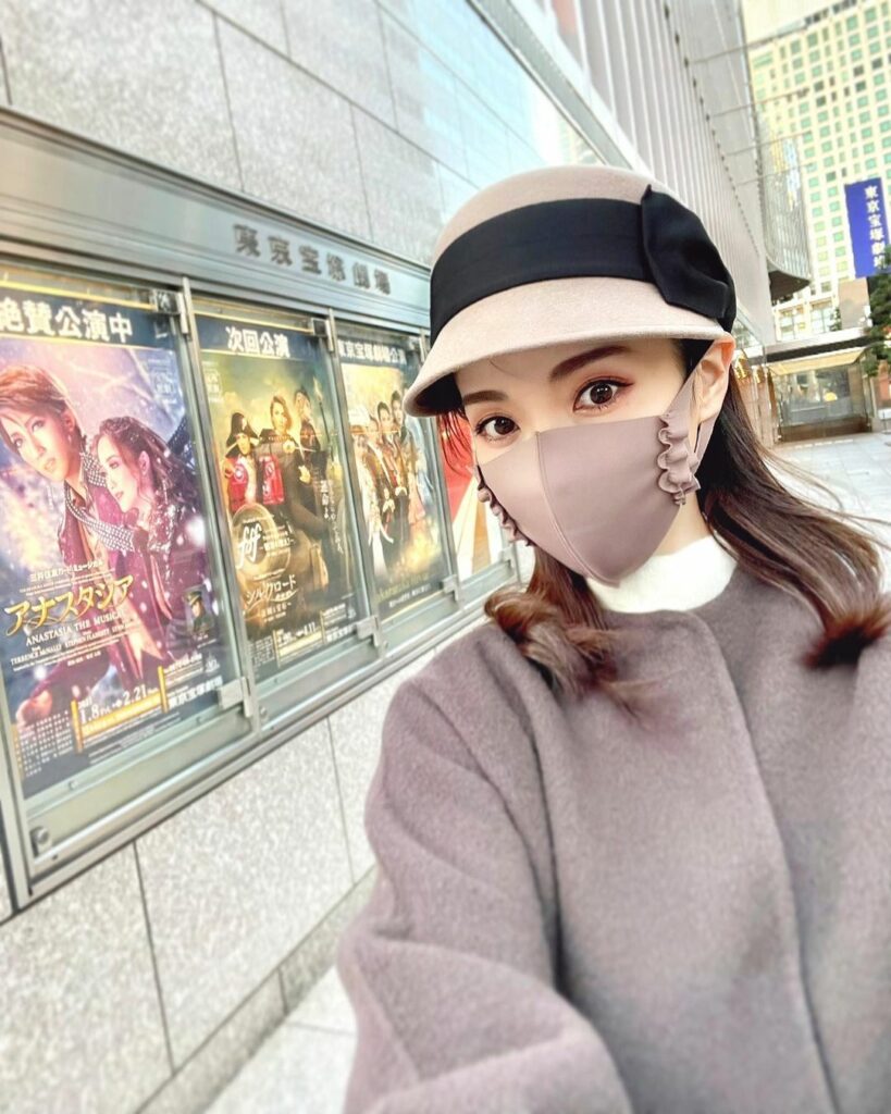 アナスタシア Moe Zine アナスタシア Moe Zine