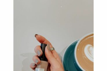 NYのサンデイズのナチュラルネイルポリッシュが日本でも販売開始して、私の元にも届いたんだけど、くすみカラーの色味がとてもタイプ

使う人への健...