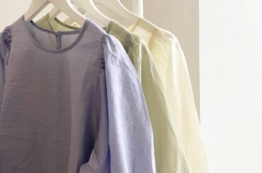 ふんわりとした柔らかな生地、品のある透け感、
ふわっときゅっとがポイントのお袖に華やかな春カラー
どこをとってもなお気に入りのシアーブラウスです

1...