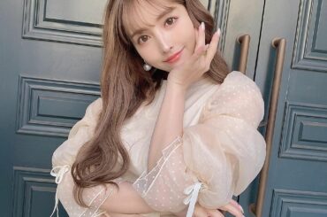 19日から発売のトップス
お袖のパフスリがドットとシースルーが
重なっててとってもかわいいの

ニットの形も綺麗なので
パフスリだけど着膨れし...