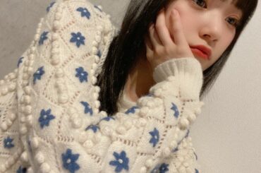 ﻿
﻿
リップありとなし。顔色全然変わるね！﻿
﻿
﻿
#juicejuice #稲場愛香 #まなかん #アイドル #idol ﻿
#リップ #口紅 #赤リップ...