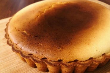 チーズケーキタルトこんな感じに焼けました〜〜
.
形は買ったやつ6号(18cmくらい)
.
クリームチーズ 200g
.
生クリーム 200ml
.
全卵...