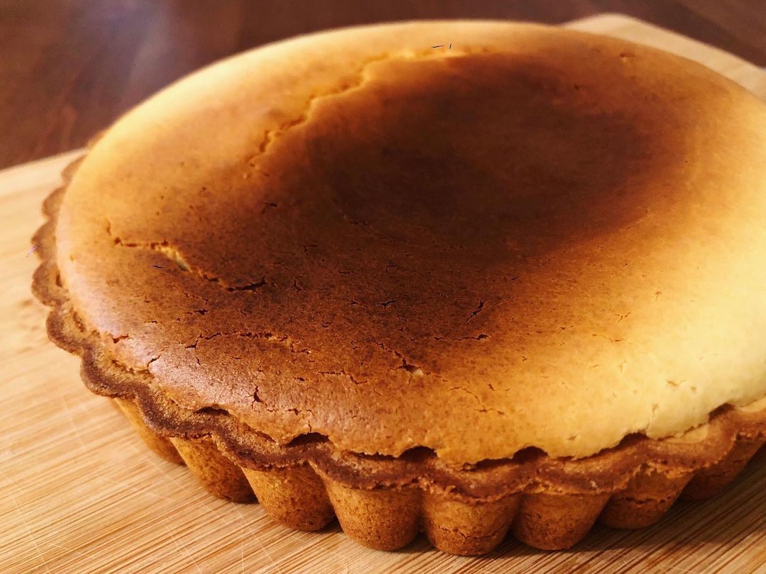 相沢梨紗 チーズケーキタルトこんな感じに焼けました 形は買ったやつ6号 18cmくらい クリームチーズ 0g 生クリーム 0ml 全卵 Moe Zine 相沢梨紗 チーズケーキタルトこんな感じに焼けました 形は買ったやつ6号 18cmくらい クリームチーズ 0g 生クリーム 0ml 全卵 Moe Zine