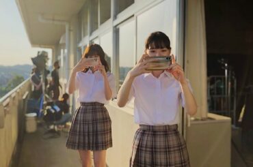 .

お2人があげてたので
私もオフショットを

どう考えても撮られる側の2人が
監督と一緒にオフショットを
撮ってる姿が可愛過ぎました。

うみ...