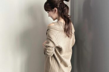 .
セットで着られる、ノースリーブワイドリブワンピースと
ワイドリブトッパーカーディガン

メリハリのある女性らしいシルエットのワンピース...