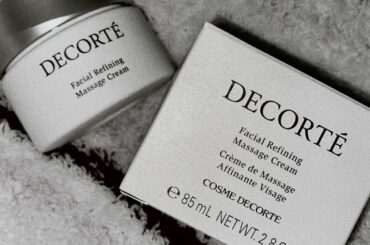 最近買ったデコルテのマッサージクリーム
拭き取る式のクリームなんだけど、使った後肌がもちもちになるし、香りも良すぎました
デコルテさま好きすぎる...