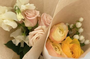 .
お花屋さんに、沢山の色のラナンキュラスが並んでいて
春を感じました♡♡

暖かくなったと思ったら又寒さがぶり返している気がしますが
油断せず...