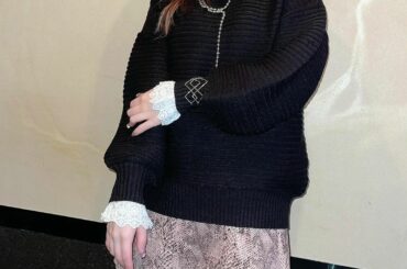 .
@fifth_store  で､かわいいトップス見つけました♡♡♡
首と袖からフリル？レース？が出とうとこが お気に入りです

重ね着せんでも
重ね着したみ...