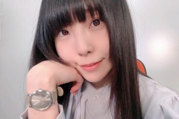 いちにちおつかれさま〜
.
今日は全体的にグレーやベージュでまとめた感じでした〜。春に向けて？自然と明るい色のコーデに？
.
LINE LIVEも...