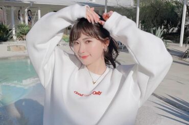 ﻿
大好きな夏っぽいロケーション﻿
お気に入りのスウェットと！﻿
﻿
最近は おひさまたっぷりだと﻿
この季節でも もうあったかいね〜﻿
﻿
𝘴𝘸𝘦𝘢𝘵𝘴𝘩𝘪𝘳...