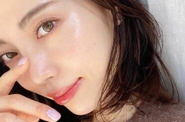 Dear Dahlia
@deardahlia_beauty
・
この ガーデン オブ ライト パレット は
発色が良く、ラメや質感がとにかく美しい...