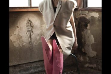 本日発売の PLEASE 15 表紙を飾らせていただいています。今回も素敵なお洋服をたくさん纏わせていただきました。是非ご覧ください。﻿
﻿
Photogr...