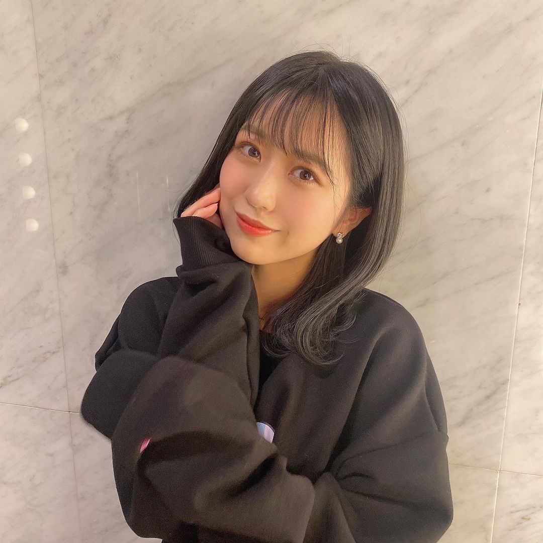 篠崎彩奈 この間髪染めました アッシュグレー可愛い Akkydirty 美容院 アッシュカラー アッシュグレー Moe Zine