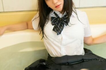 お風呂×制服 6
.
.
撮影／門嶋淳矢さん @junkado88
.
.
 #写真#ポートレート#ガールズフォト#人像
#お風呂#制服#グラビア#イ...