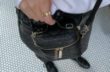 バッグの中には財布とリップ~
カジュアルな格好にも

#GemDior...