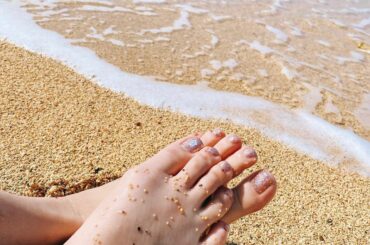 あったかくなってきたので足元のお洒落も入念に。

EXITのりんたろーさんとともに
賞レース総なめしてる @nail.array にお願いしました

ギラキ...