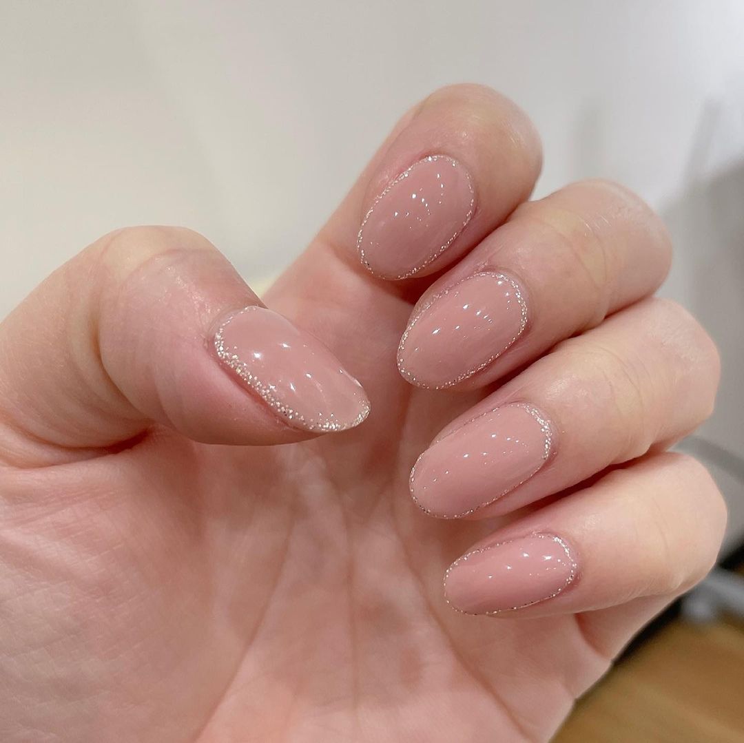 きゃりーぱみゅぱみゅ ピンクベージュを囲うキラキラ Moe Zine