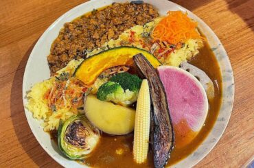 色とりどりで綺麗〜♡﻿
スパイスも結構効いてて美味しかったよ﻿
﻿
﻿
﻿
#斉藤優里 #ゆったん﻿
#たんたんたんゆったんたん( •ㅈ• )﻿
#下北沢グルメ...