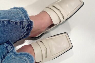 最近お気に入りでよく履いてるミュール
カジュアルな服にも合うし、ワンピースとかにも合うからとっても使いやすい
春にも役立ちそうな予感...