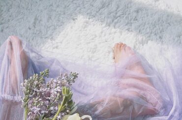 日々 .
#2021march

目が覚めたらもうおなじ夢はみれない
まいにちは 夢のあとさき いのちのきれはし...