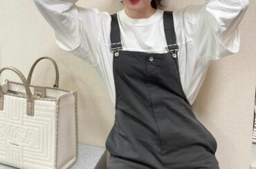 ︎
今日はとてもポカポカでしたね^^
今年は珍しくこんな服装もしてみてます〜

#2枚目袖めくれてるけどね...