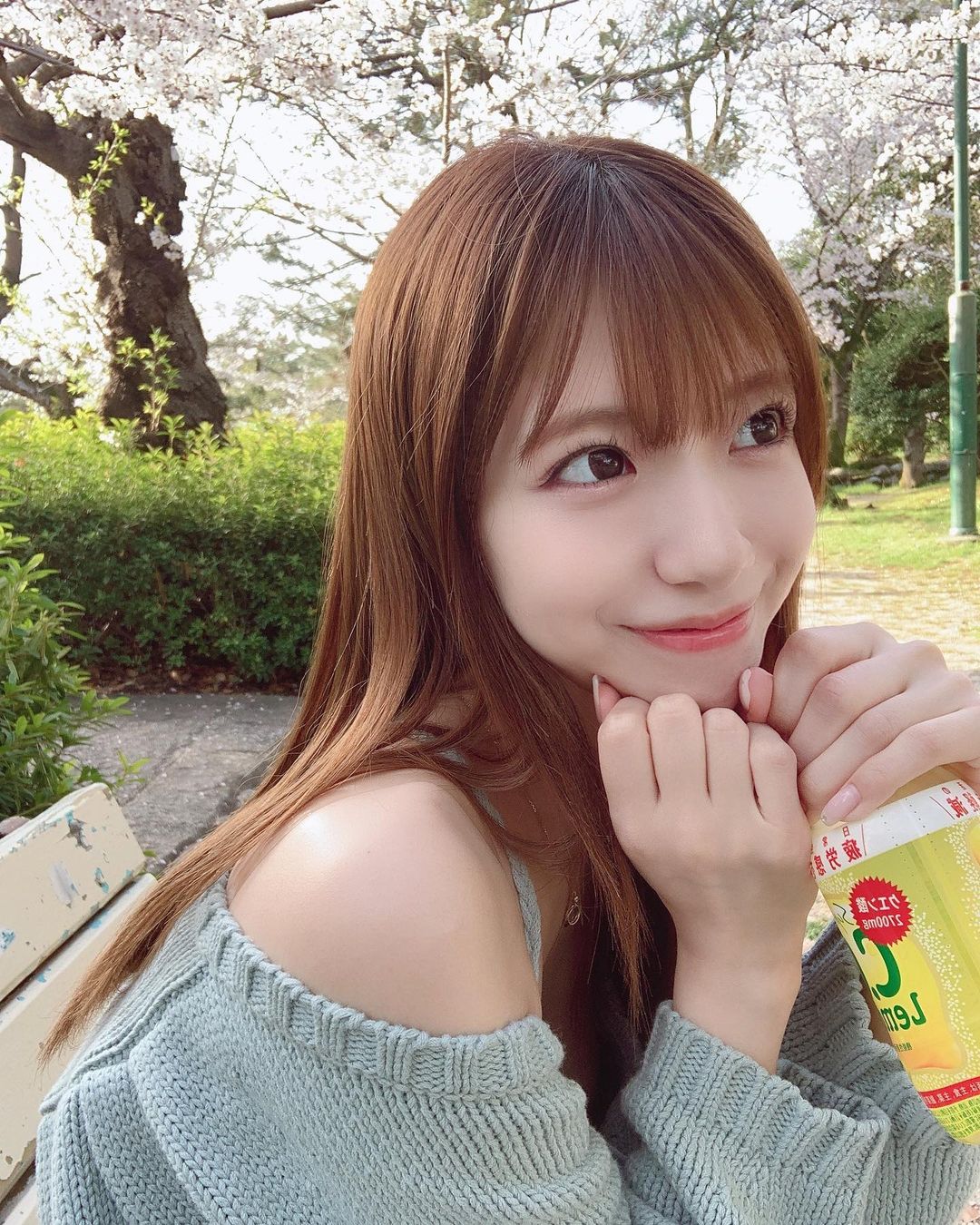 星島沙也加 昨日の雨で散ってしまったと思ったけど 今年も少しだけ桜が見れた 鶴舞公園 お花見 桜 名古屋 Moe Zine